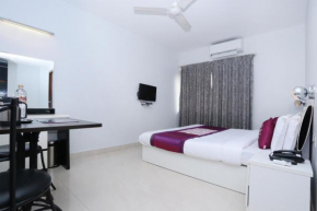 Super Townhouse Malabar Illam